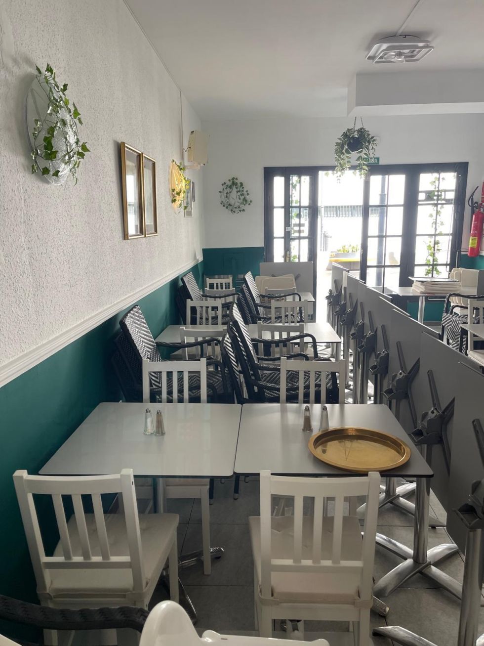 Bar/restaurant for sale in  Arona, Spain - TR-2976