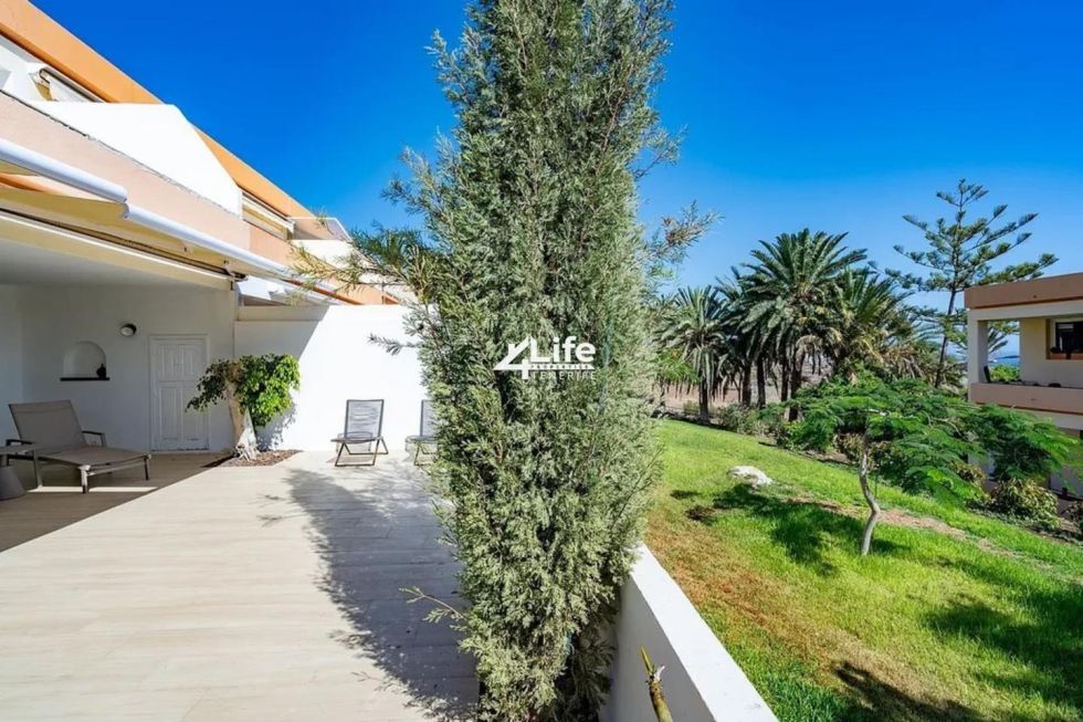 Bungalow for sale in  Adeje, Spain - MT-1909241