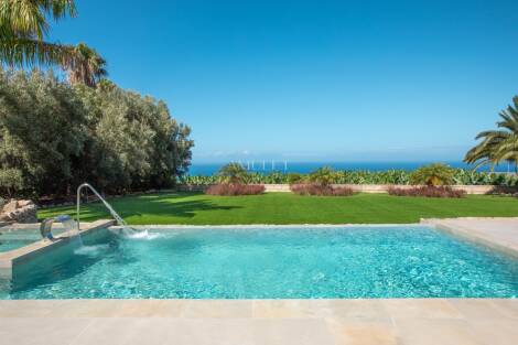 Bungalow for sale in  Adeje, Spain - P2539