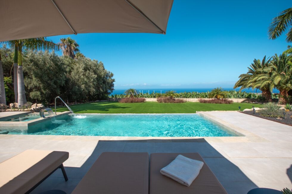 Bungalow for sale in  Adeje, Spain - P2539