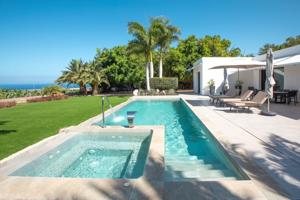 Bungalow for sale in  Adeje, Spain - P2539