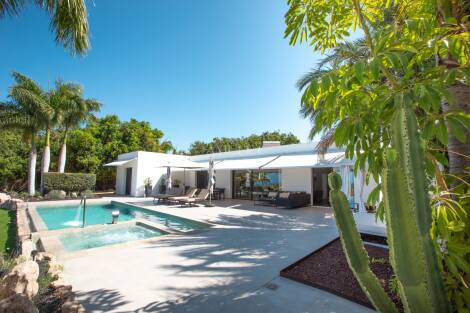 Bungalow for sale in  Adeje, Spain - P2539