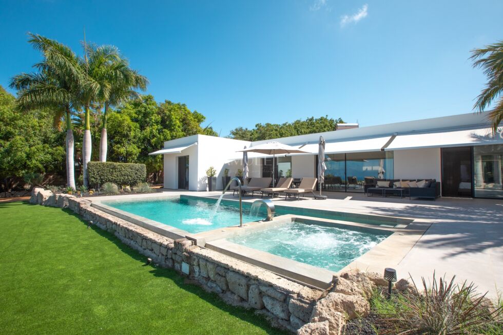 Bungalow for sale in  Adeje, Spain - P2539