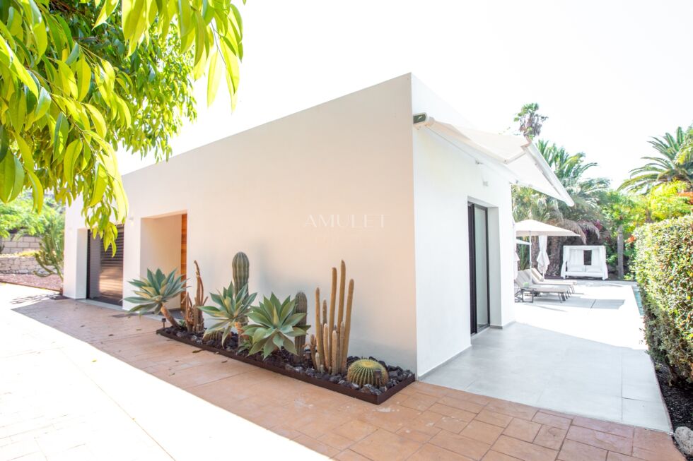 Bungalow for sale in  Adeje, Spain - P2539