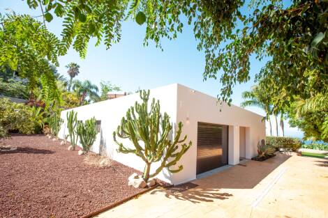 Bungalow for sale in  Adeje, Spain - P2539