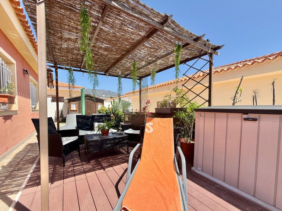 Bungalow for sale in  Callao Salvaje, Spain - P00092