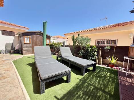 Bungalow for sale in  Callao Salvaje, Spain - P00092