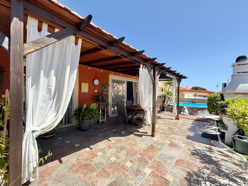 Bungalow for sale in  Callao Salvaje, Spain - P00092