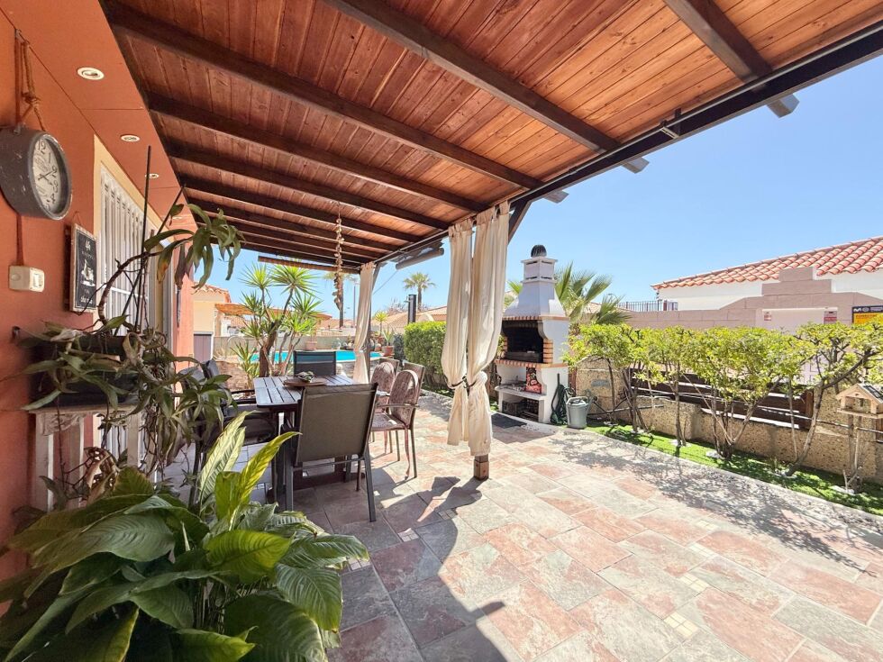 Bungalow for sale in  Callao Salvaje, Spain - P00092