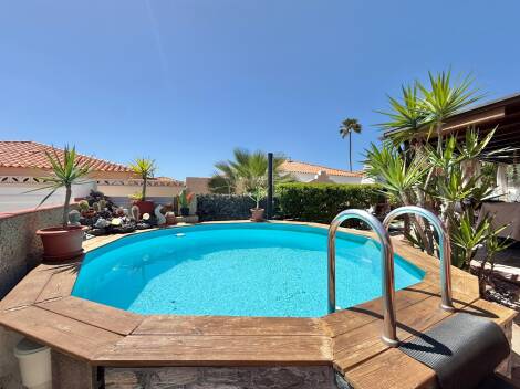 Bungalow for sale in  Callao Salvaje, Spain - P00092