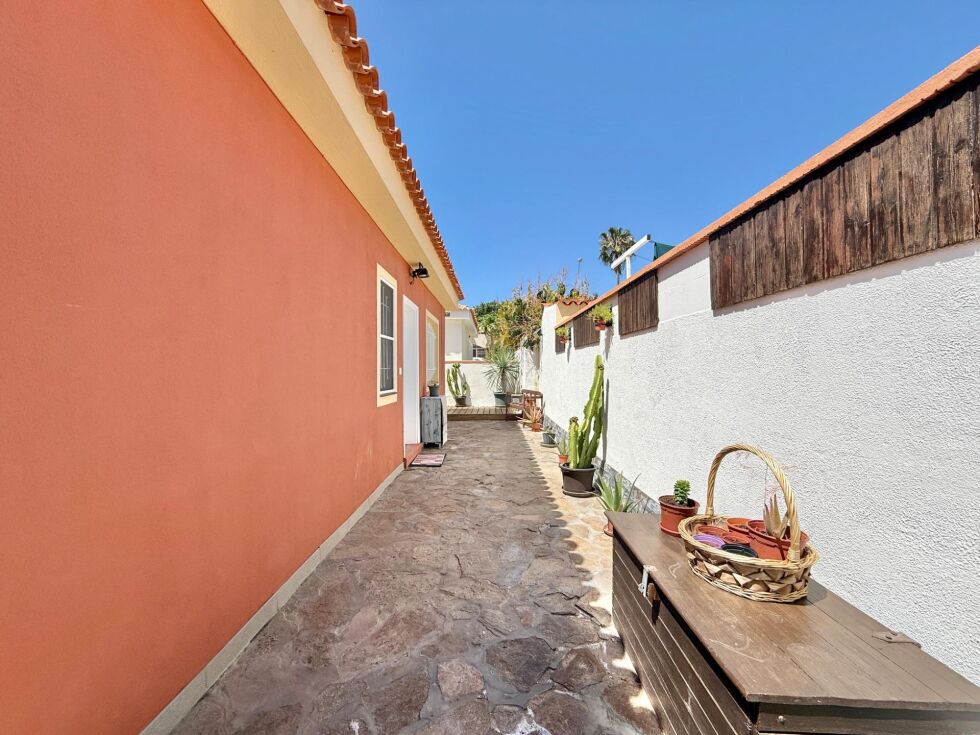 Bungalow for sale in  Callao Salvaje, Spain - P00092