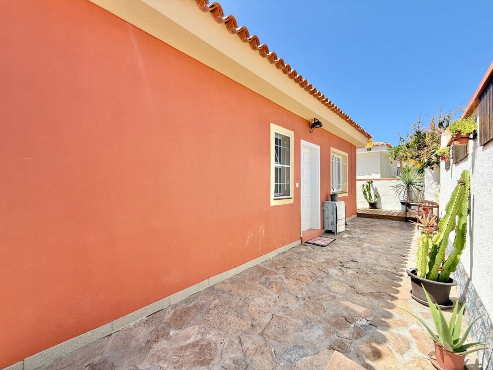 Bungalow for sale in  Callao Salvaje, Spain - P00092