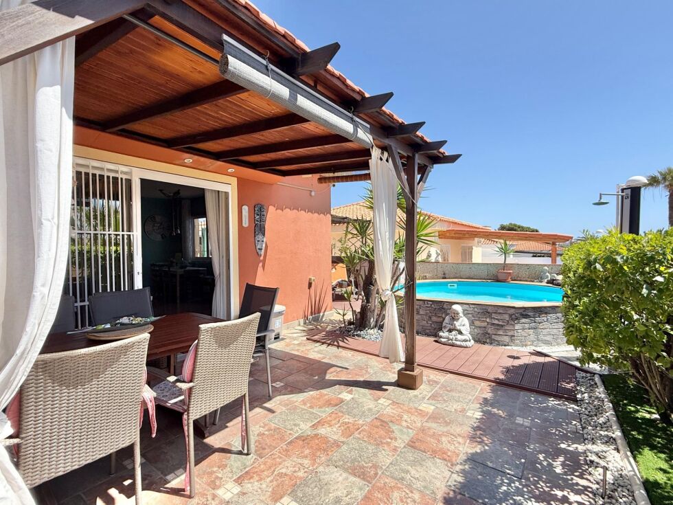 Bungalow for sale in  Callao Salvaje, Spain - P00092