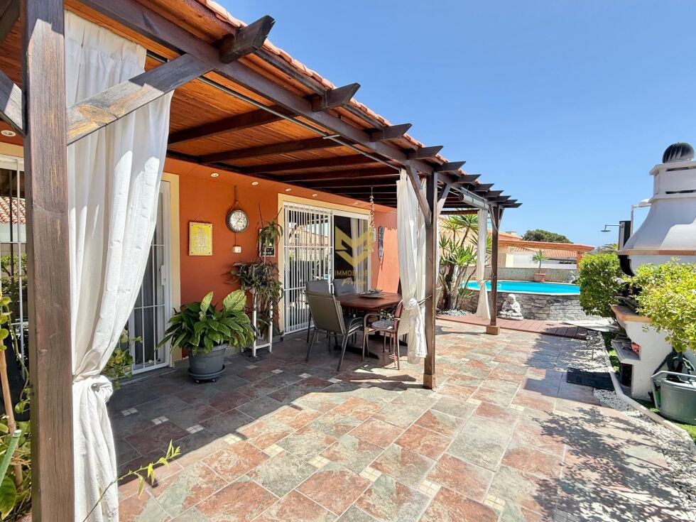 Bungalow for sale in  Callao Salvaje, Spain - P00092