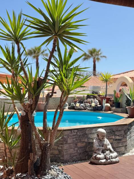 Bungalow for sale in  Callao Salvaje, Spain - P00092