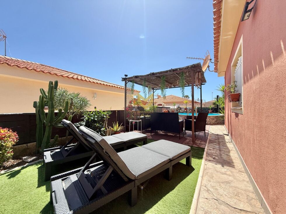Bungalow for sale in  Callao Salvaje, Spain - P00092