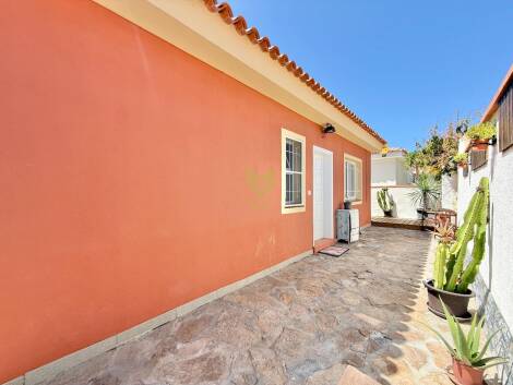 Bungalow for sale in  Callao Salvaje, Spain - P00092