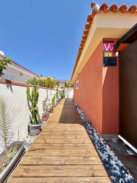 Bungalow for sale in  Callao Salvaje, Spain - P00092
