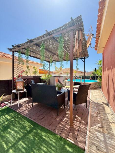 Bungalow for sale in  Callao Salvaje, Spain - P00092