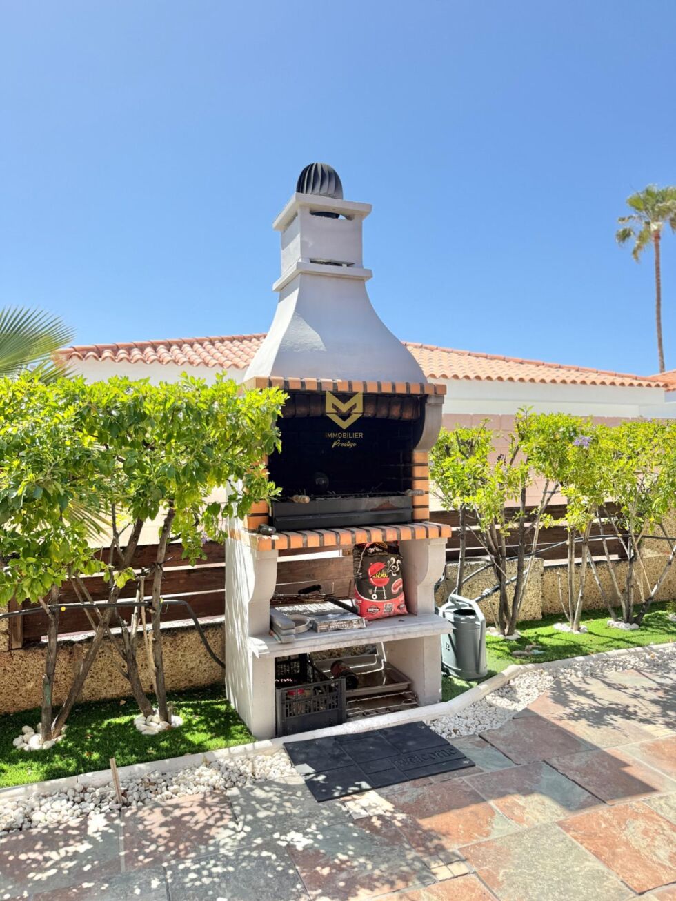Bungalow for sale in  Callao Salvaje, Spain - P00092