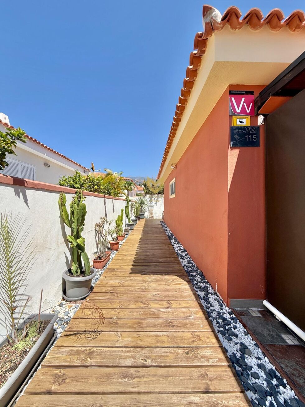 Bungalow for sale in  Callao Salvaje, Spain - P00092