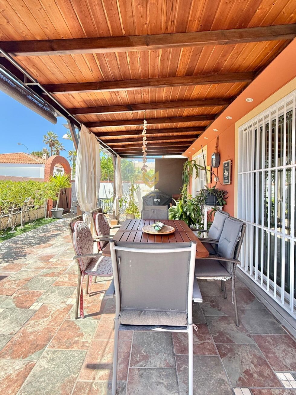 Bungalow for sale in  Callao Salvaje, Spain - P00092