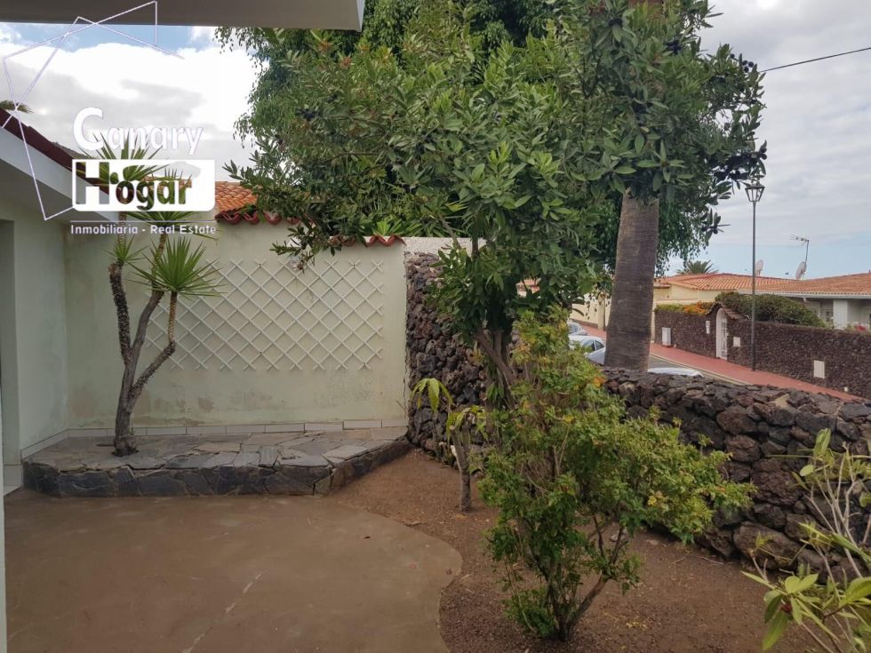 Bungalow for sale in  Costa Adeje, Spain - 055561