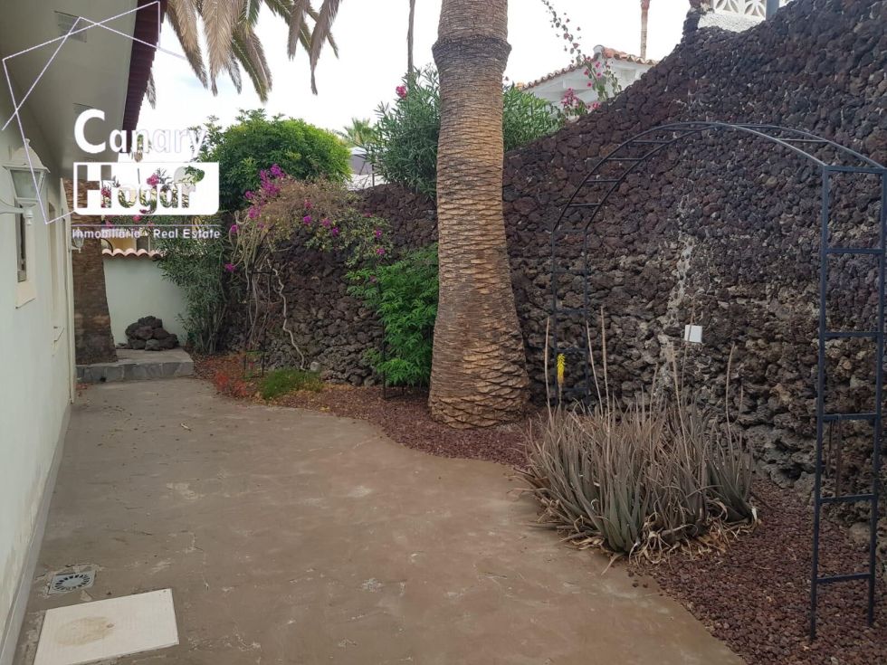 Bungalow for sale in  Costa Adeje, Spain - 055561