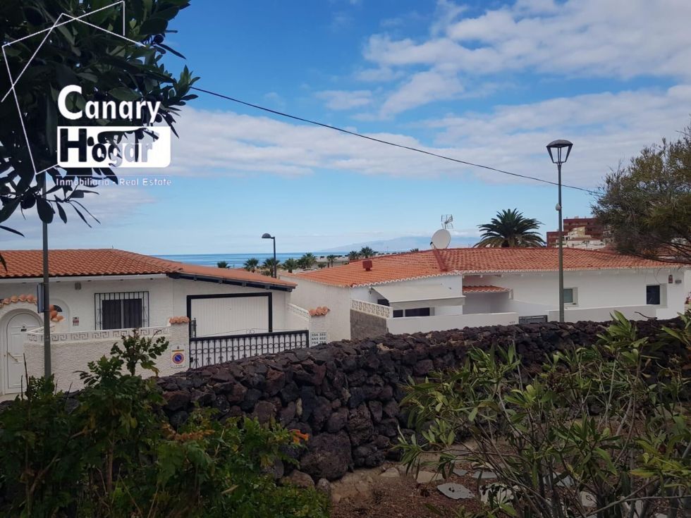 Bungalow for sale in  Costa Adeje, Spain - 055561