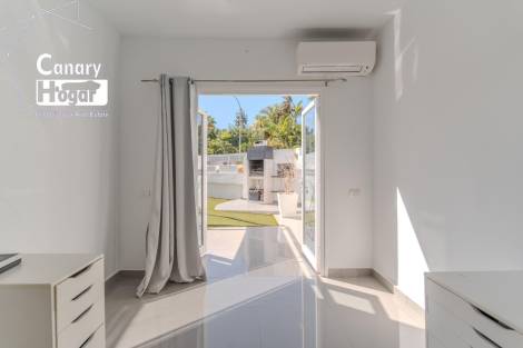 Bungalow for sale in  Costa Adeje, Spain - 056381