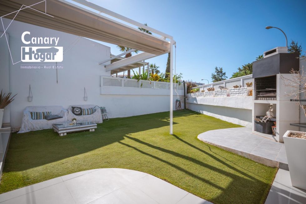 Bungalow for sale in  Costa Adeje, Spain - 056381