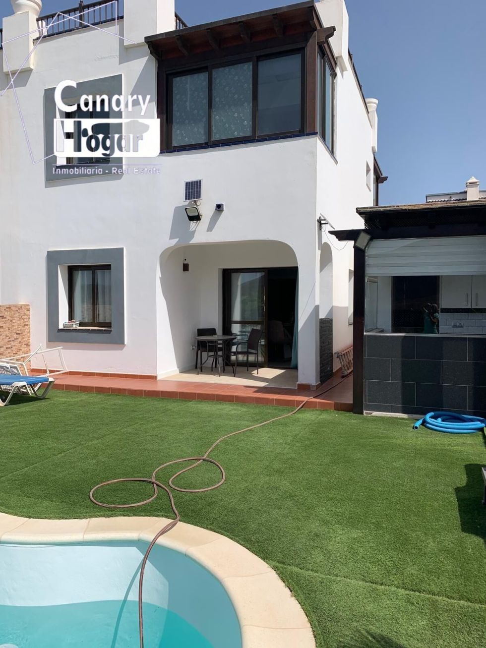 Bungalow for sale in  Castillo Caleta de Fuste, Spain - 055351