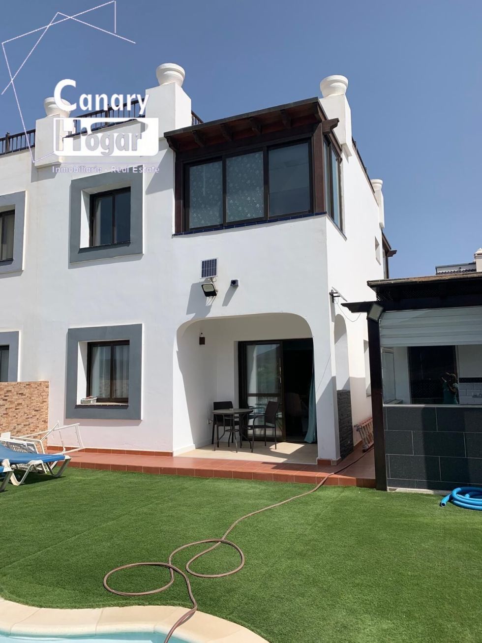 Bungalow for sale in  Castillo Caleta de Fuste, Spain - 055351