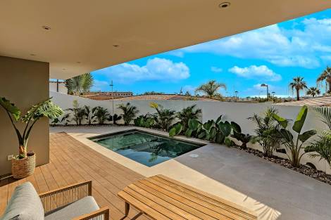 Bungalow for sale in  Costa Adeje, Spain - TR-2853