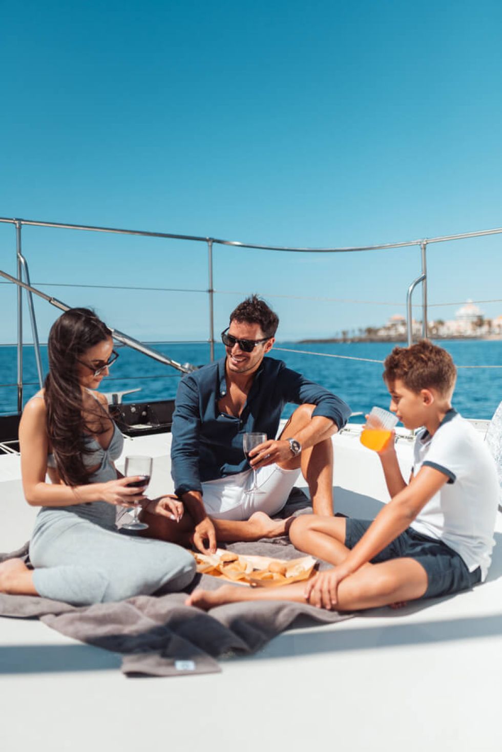 Luxury Catamaran Cruise with Brunch and Unlimited Drinks