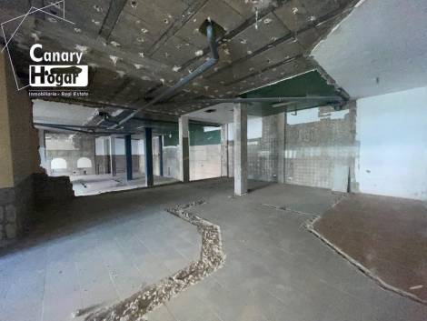 Commercial premises for sale in  Playa San Juan, Spain - 057281