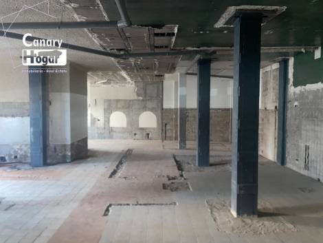 Commercial premises for sale in  Playa San Juan, Spain - 057281