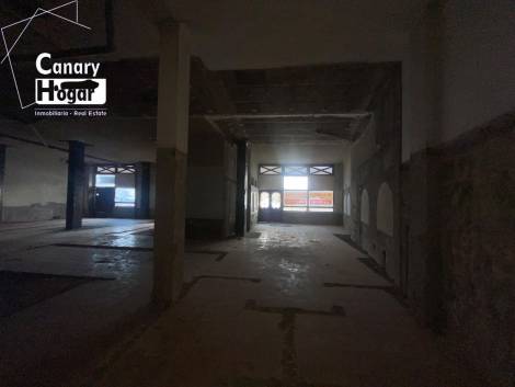 Commercial premises for sale in  Playa San Juan, Spain - 057281