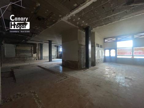 Commercial premises for sale in  Playa San Juan, Spain - 057281