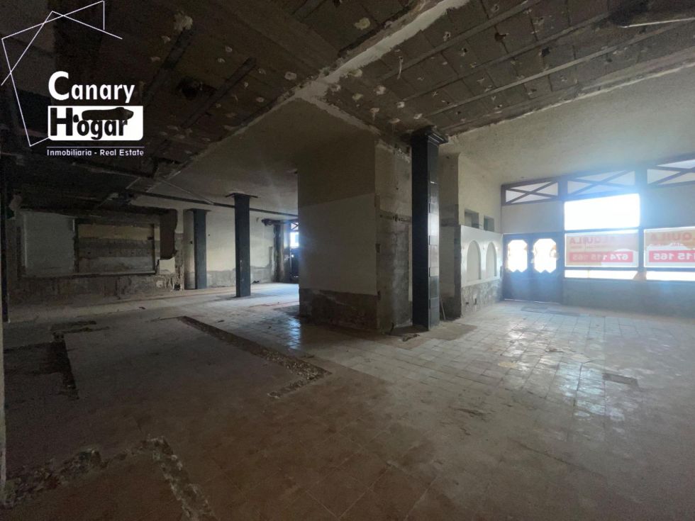 Commercial premises for sale in  Playa San Juan, Spain - 057281