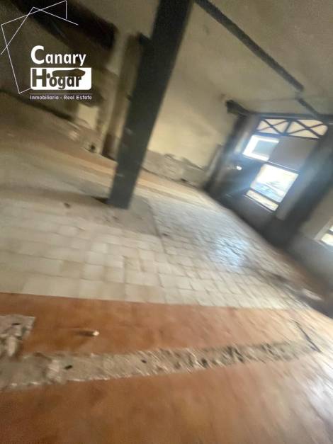 Commercial premises for sale in  Playa San Juan, Spain - 057281