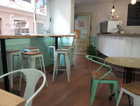 Commercial premises for sale in  El Médano, Spain - 054881