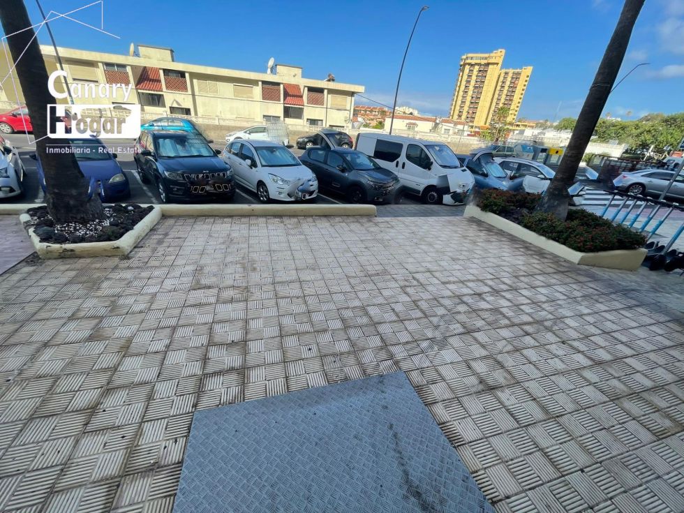 Commercial premises for sale in  Playa de la Américas, Spain - 055391