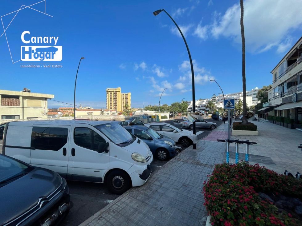 Commercial premises for sale in  Playa de la Américas, Spain - 055391