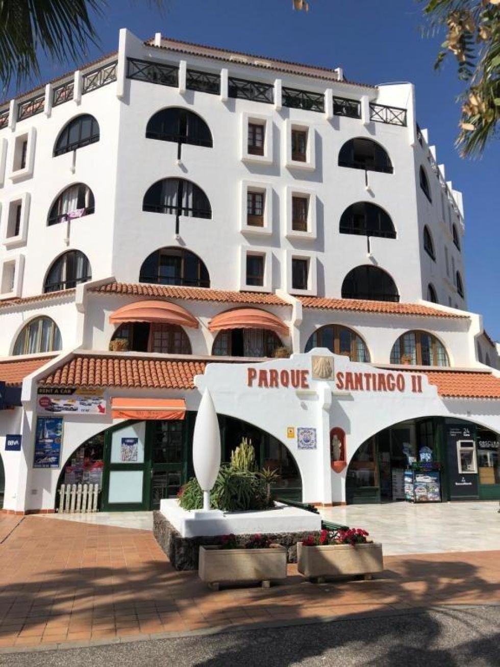 Commercial premises for sale in  Playa de la Américas, Spain - 056171