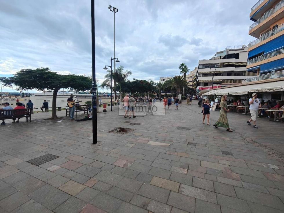 Commercial premises for sale in  Los Cristianos, ES - 450424