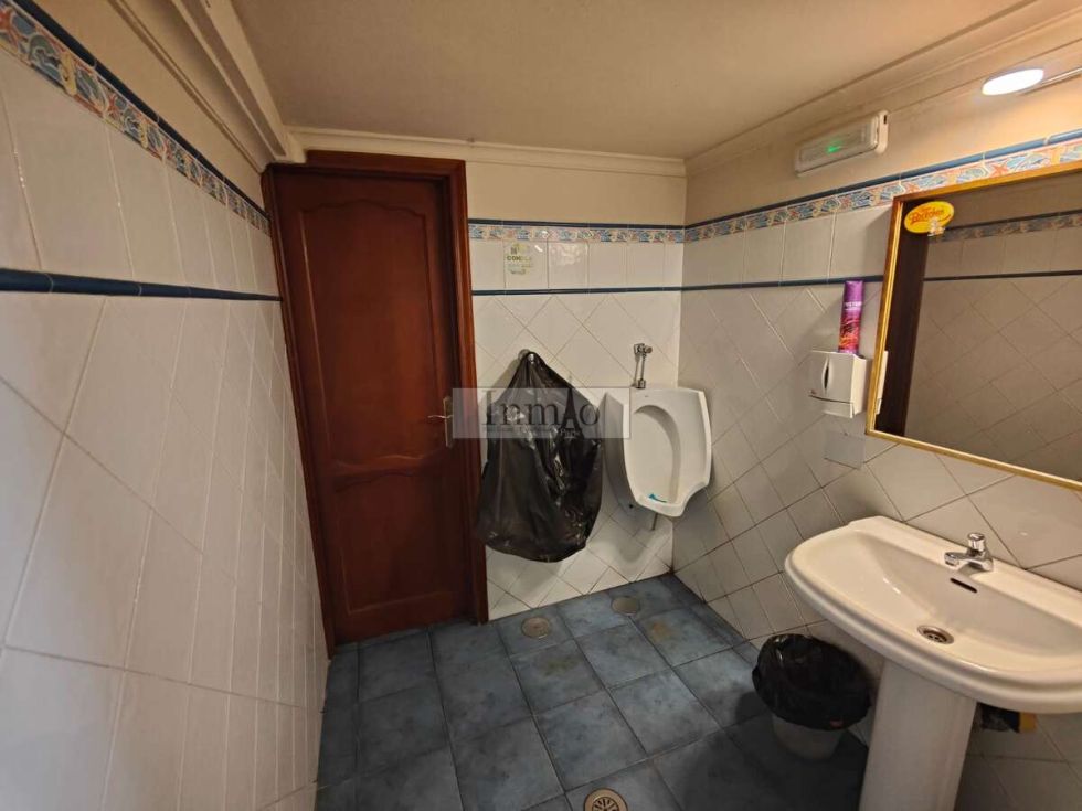 Commercial premises for sale in  Los Cristianos, ES - 450424