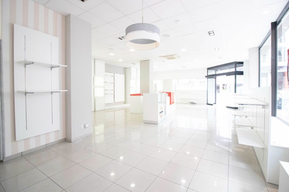 Commercial premises for sale in  El Médano, Spain - LOC0008