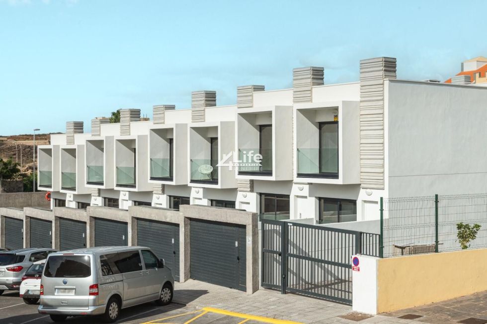 Duplex for sale in  El Médano, Spain - PD-050324