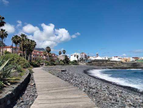 Apartment for sale in  La Caleta de Interián, Spain - TR-2852